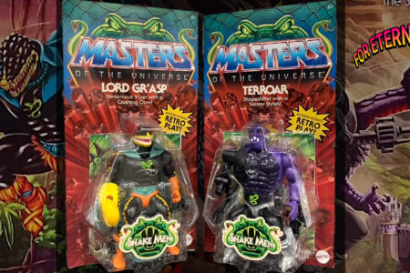 A look at the packaging for the Origins Lord Gr’Asp and Terroar figures  available for Pre-Order March 15th