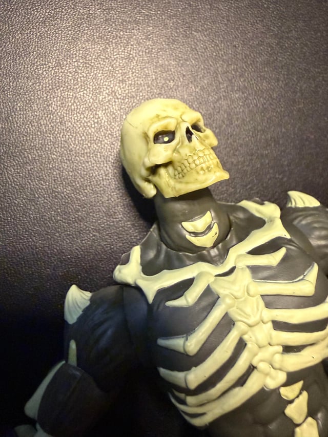 Chronicles scare glow v0 x0tbiflit4lg1